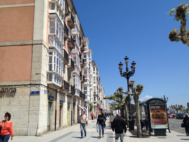 Paseo de Pereda strolling Santander