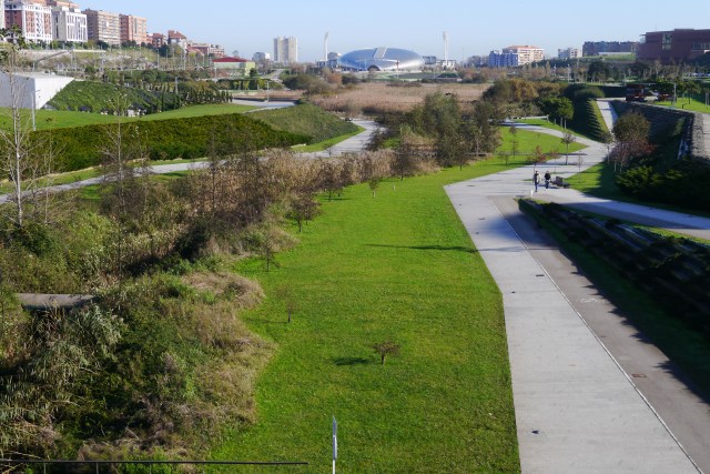 park parque santander llamas views bridge