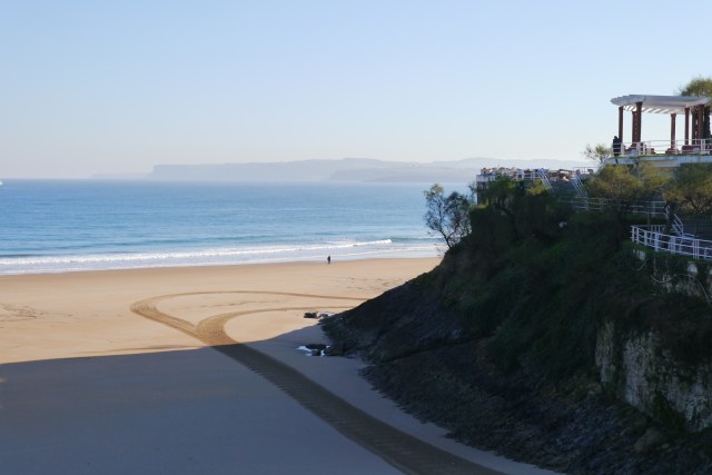 Pamela Cahill Kate O'Brien Santander Piquio beach